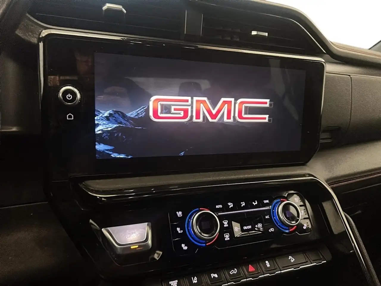 GMC Sierra 2500 снимка GMC Sierra 2500
