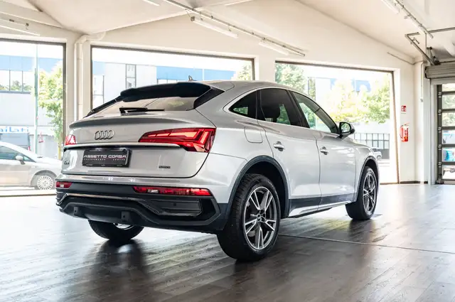 Audi Q5 view 6