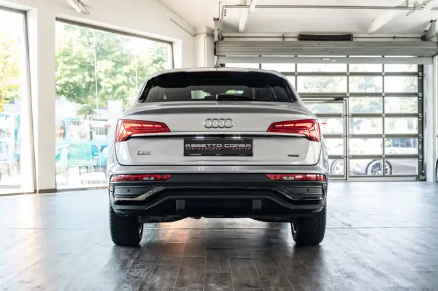 Audi Q5 view 5