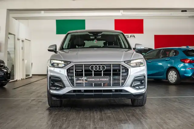 Audi Q5 view 2
