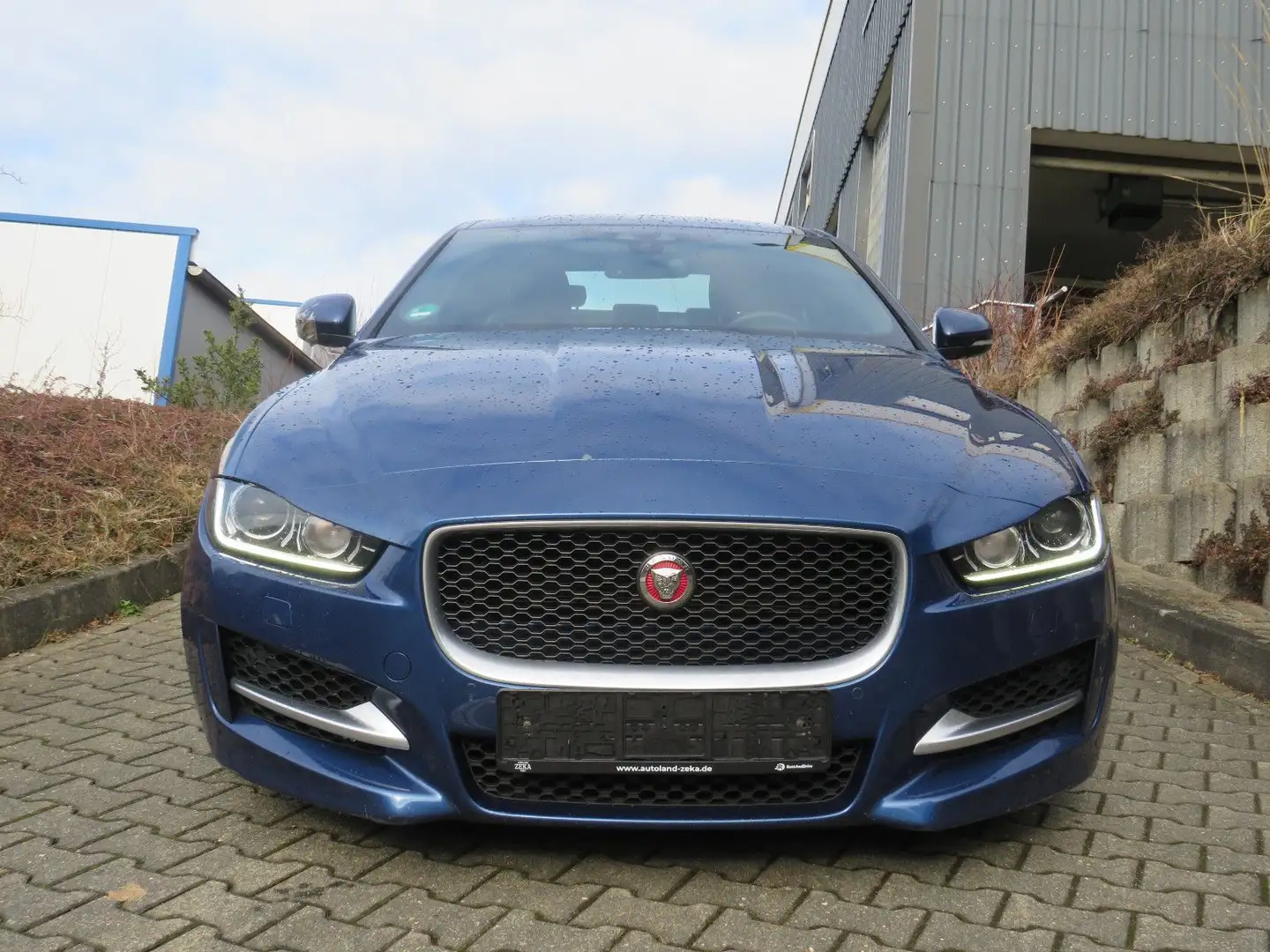 Jaguar XE R-SPORT*NAVI*PANO*STANDHEIZUNG Bleu - 2