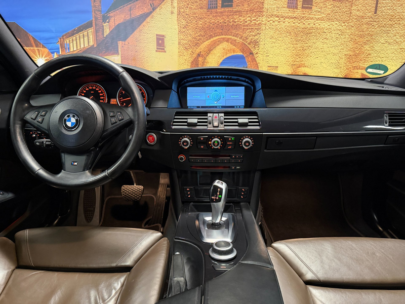 BMW 550 5-serie Touring 550i Exe M-Sport Aut Panodak Full — photo 3