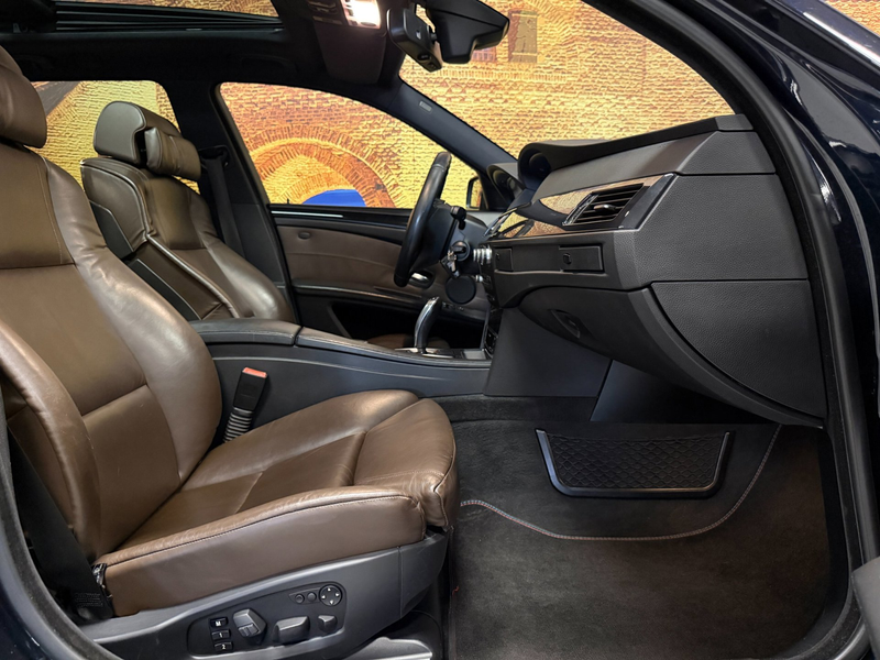 BMW 550 5-serie Touring 550i Exe M-Sport Aut Panodak Full — photo 15