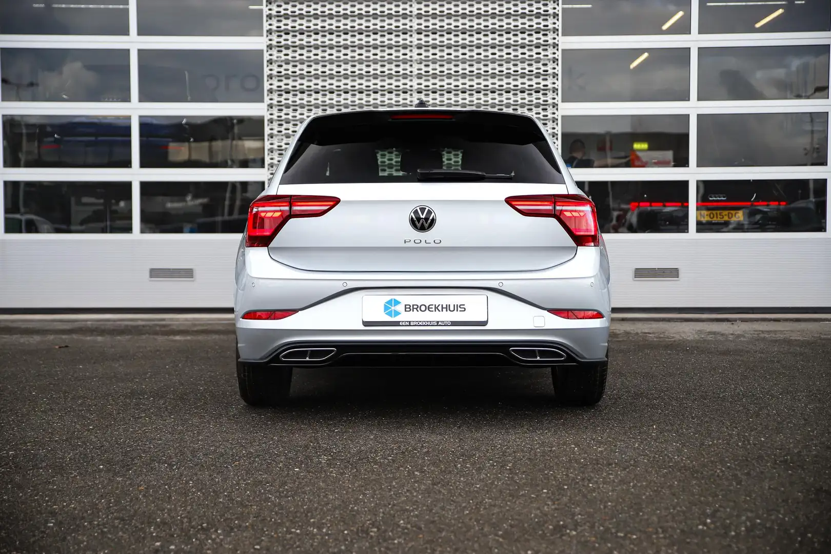 Volkswagen Polo 1.0 TSI R-Line Business | Achteruitrijcamera | Air Grijs - 2