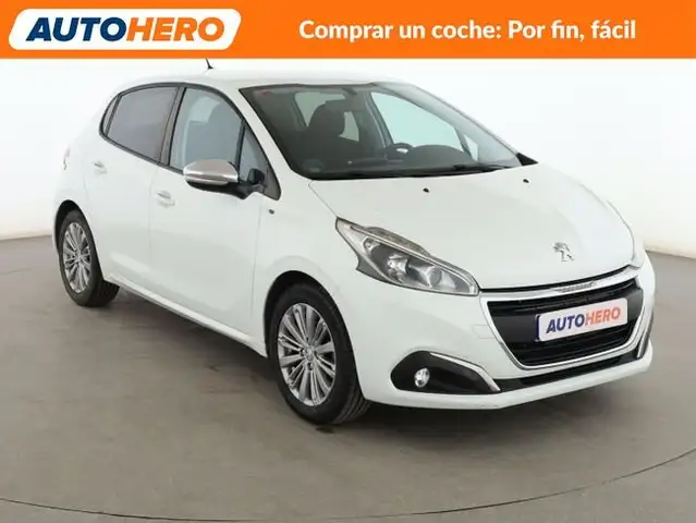 Peugeot 208 view 8