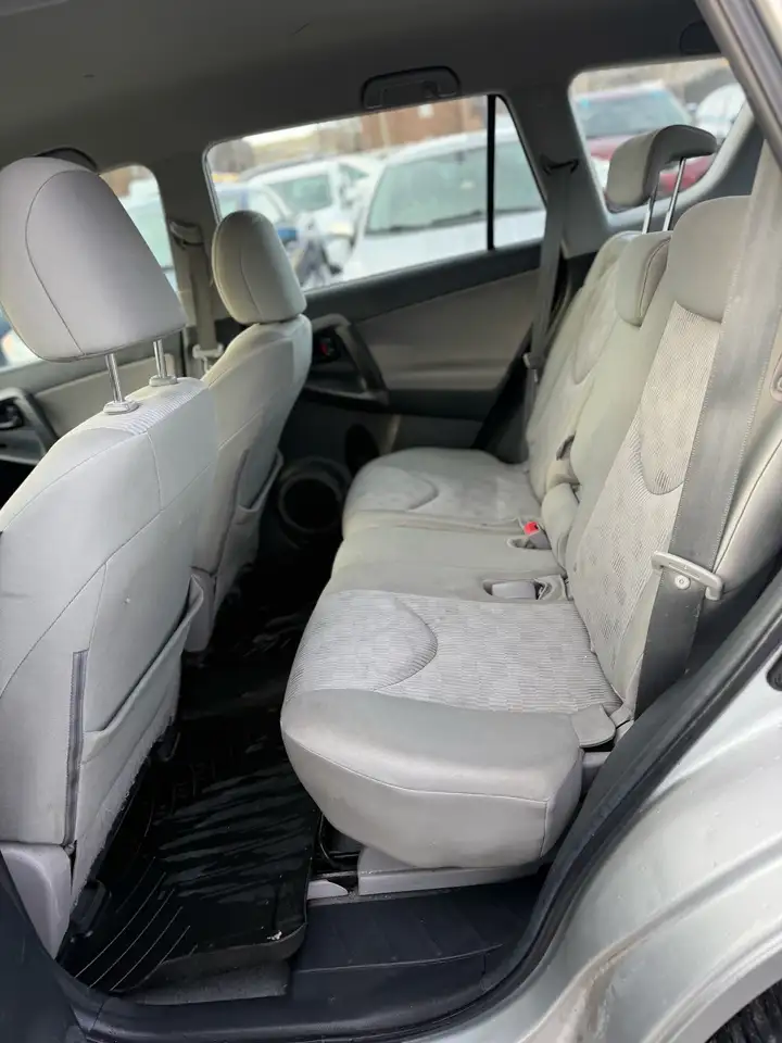 Toyota RAV 4 снимка Toyota RAV 4