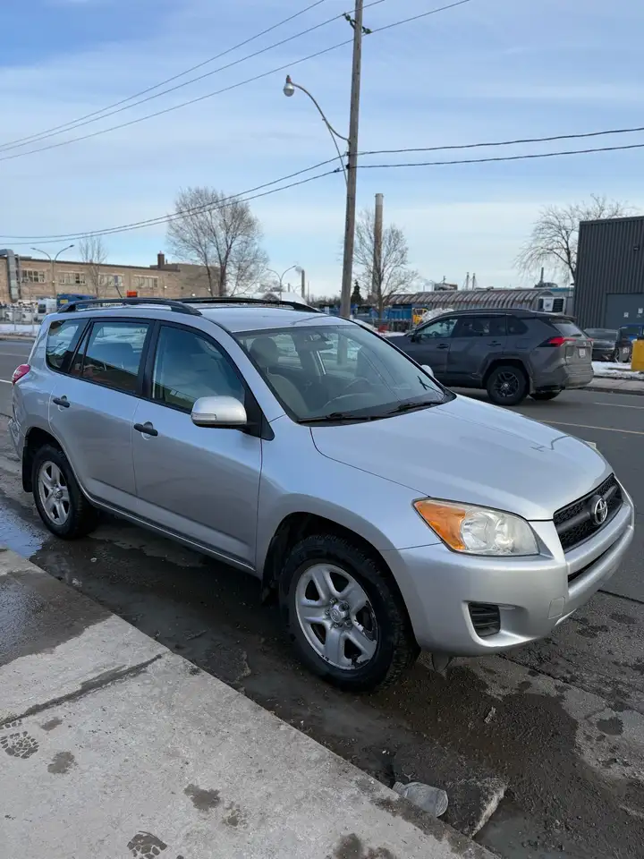 Toyota RAV 4 снимка Toyota RAV 4