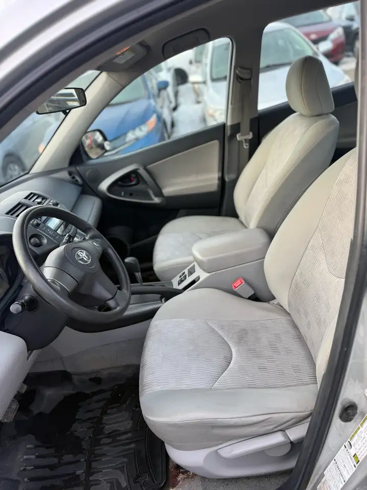 Toyota RAV 4 снимка Toyota RAV 4