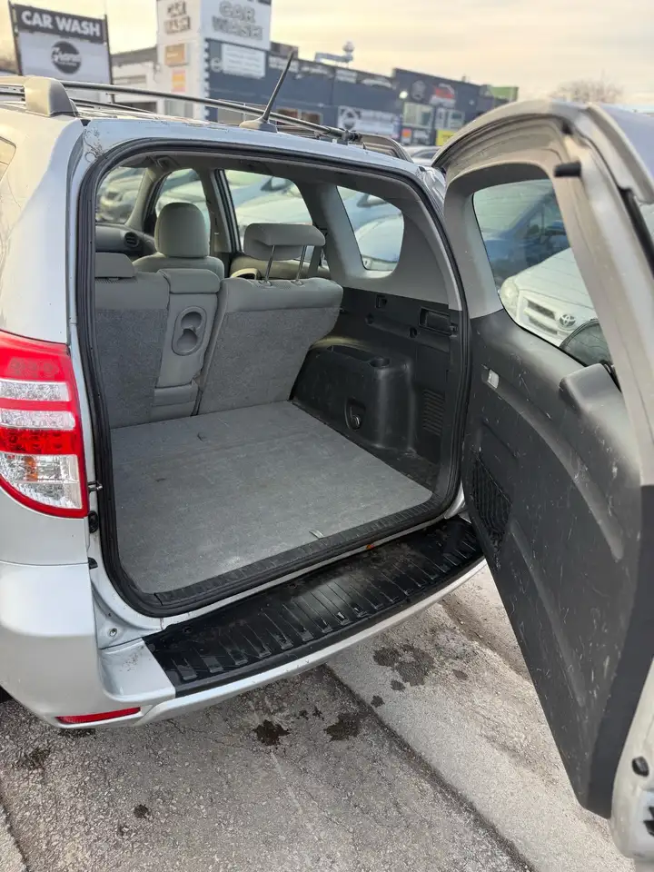 Toyota RAV 4 снимка Toyota RAV 4