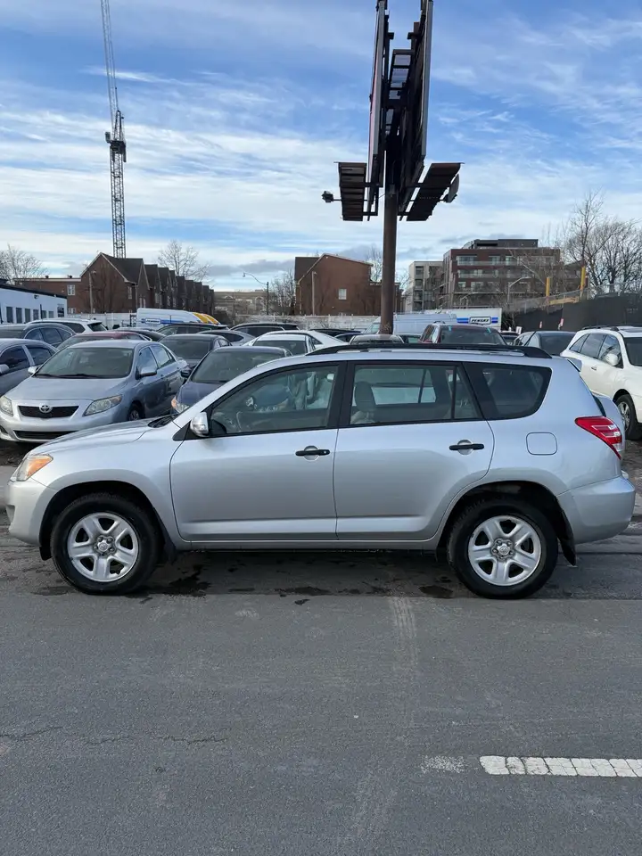 Toyota RAV 4 снимка Toyota RAV 4