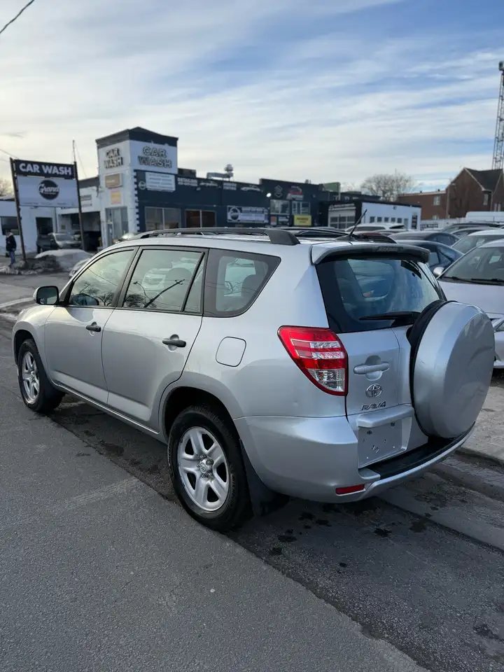 Toyota RAV 4 снимка Toyota RAV 4