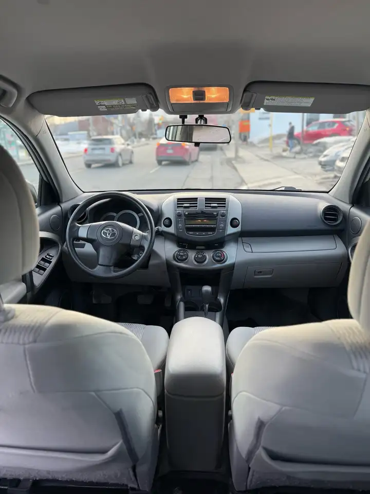 Toyota RAV 4 снимка Toyota RAV 4
