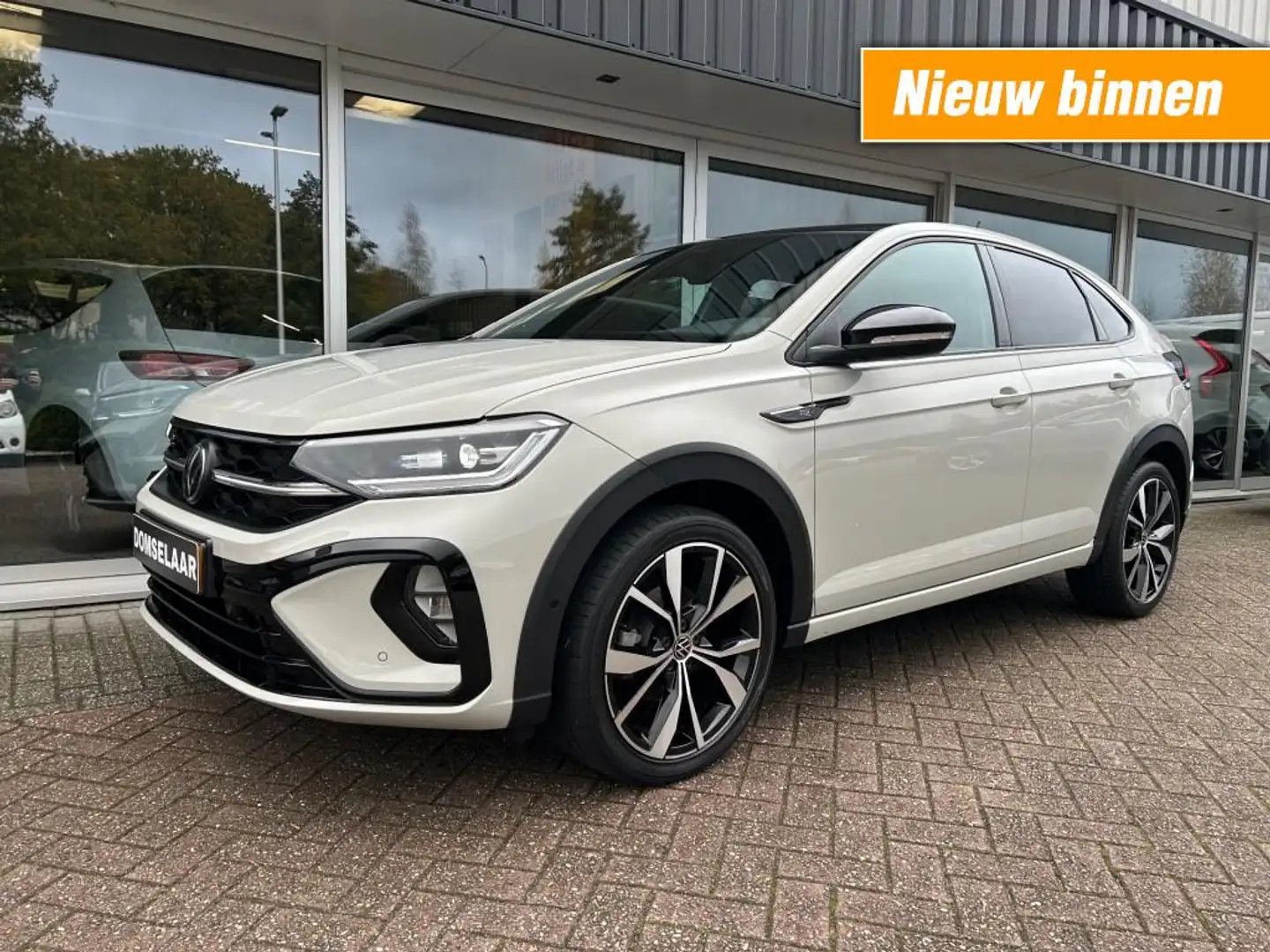 Volkswagen Taigo 1.5 TSI R-Line Business Grijs - 1