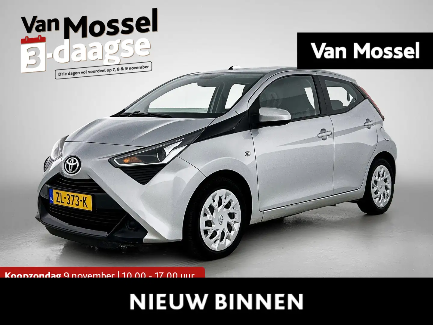 Toyota Aygo 1.0 VVT-i x-play | ACHTERUITRIJCAMERA | AIRCO | EL Grijs - 1