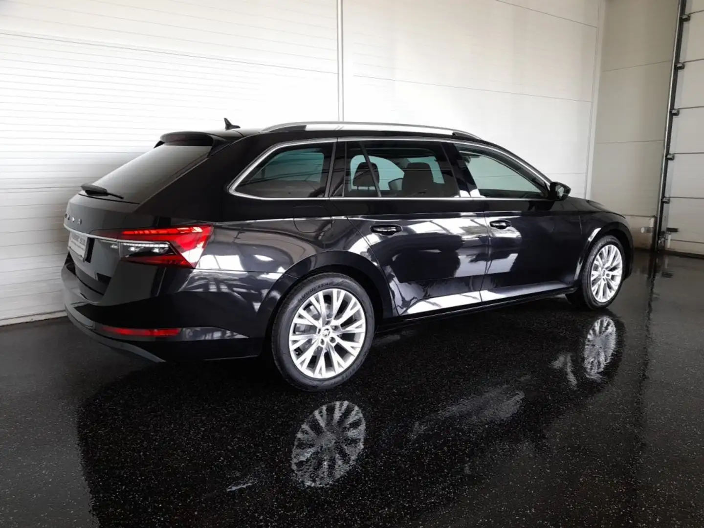 Skoda Superb Kombi STYLE 2,0 TDI DSG *18 ZOLL / MATRIX-LED / VIRTUELL / NAVI / AHV & KAMERA / ACC / MEMORY SPORTSITZE* Schwarz - 2
