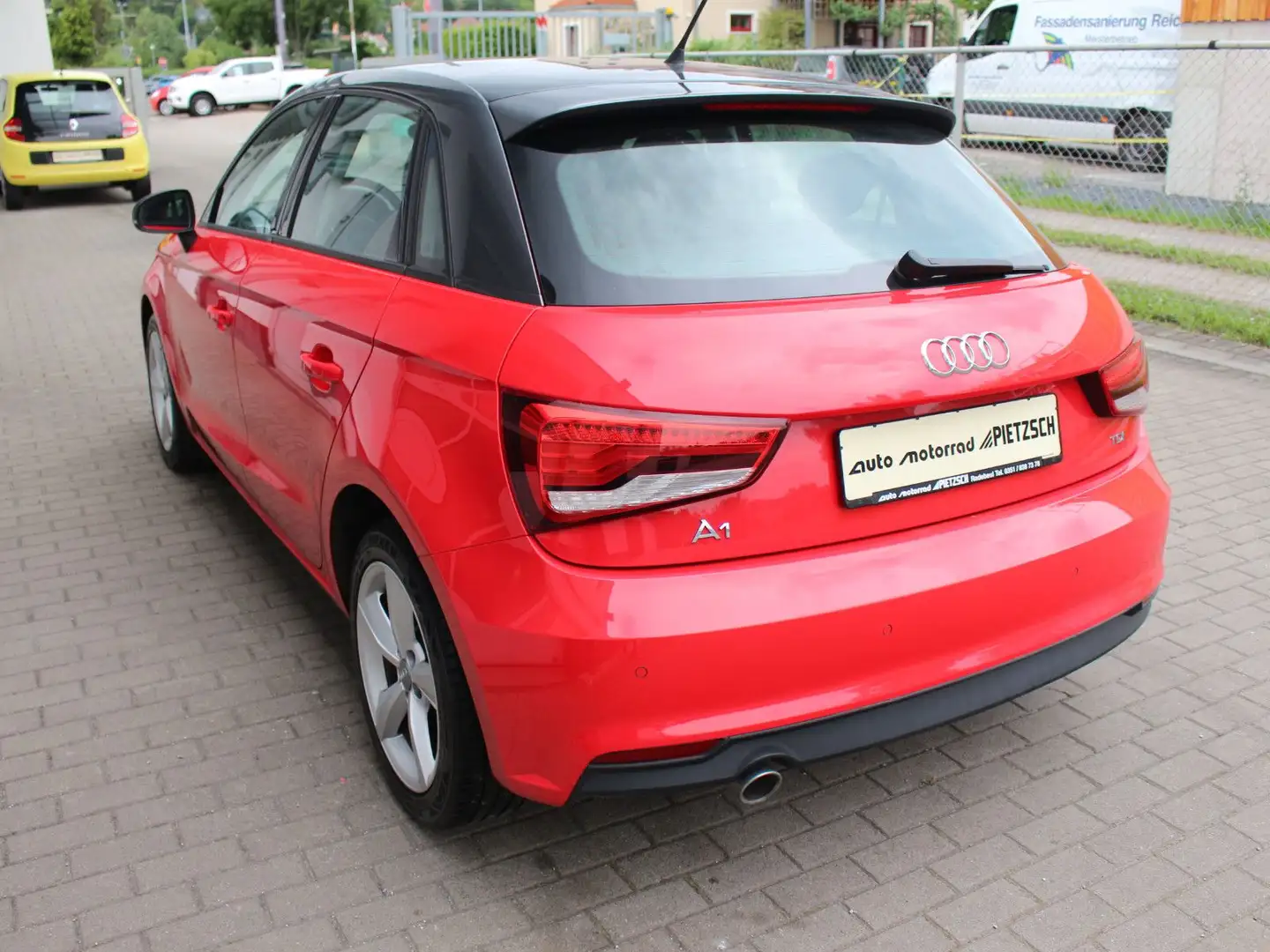 Audi A1 Sportback design 1.4 TDI BT NSW PDC RS SHZ Rot - 2