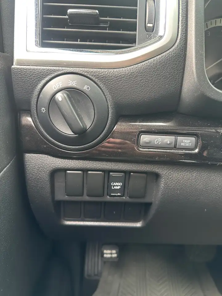 Nissan Titan снимка Nissan Titan