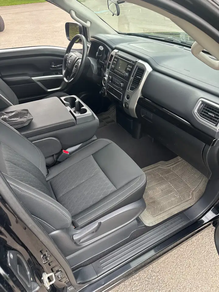 Nissan Titan снимка Nissan Titan