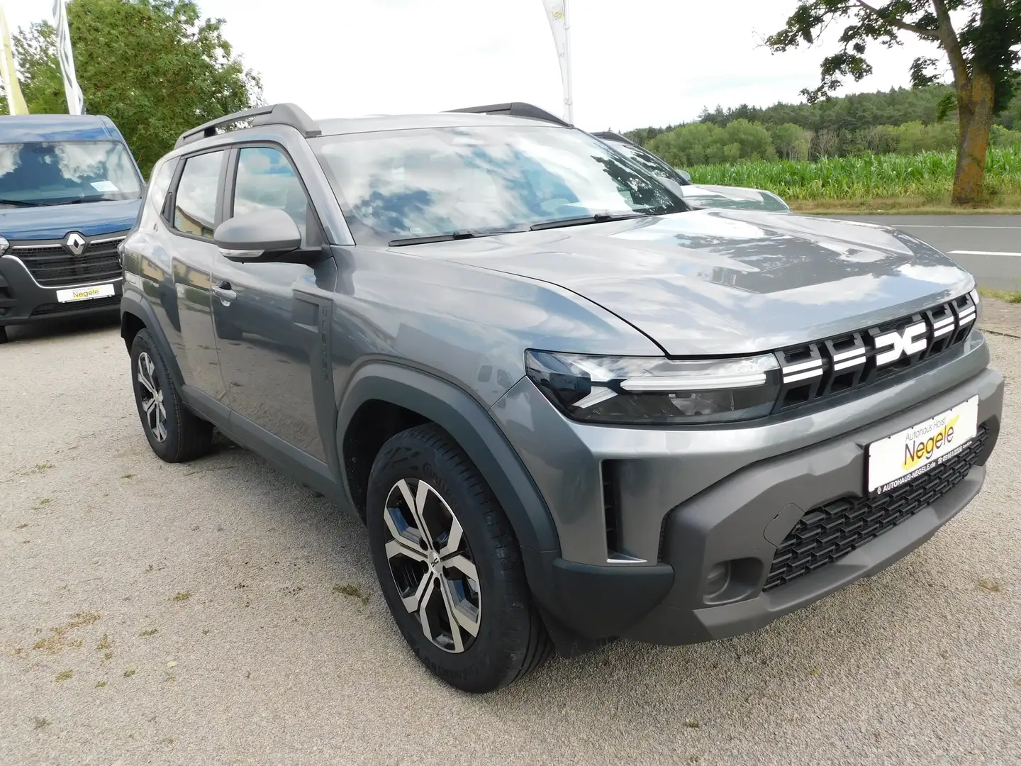 Dacia Duster Hybrid 140 Expression Automatik Grau - 2