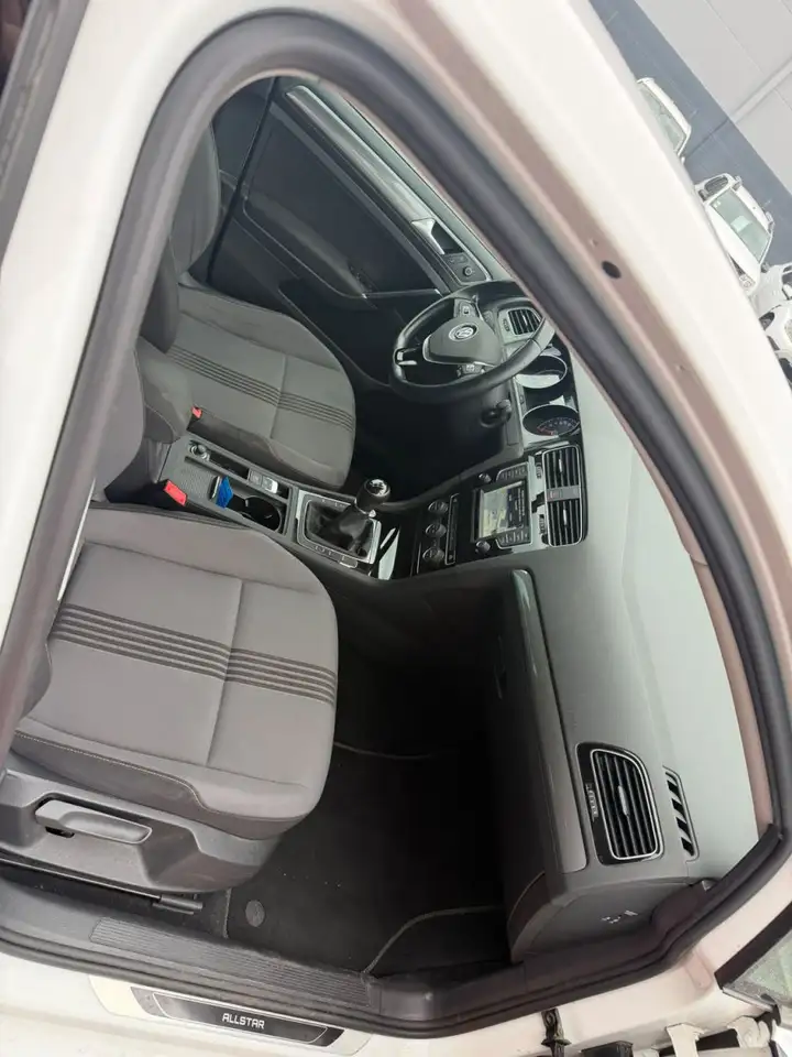 Volkswagen Golf Standard Model — photo 8