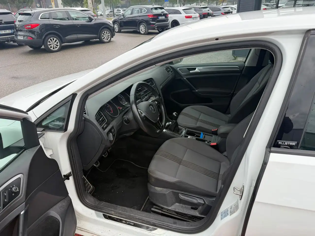 Volkswagen Golf Standard Model — photo 12