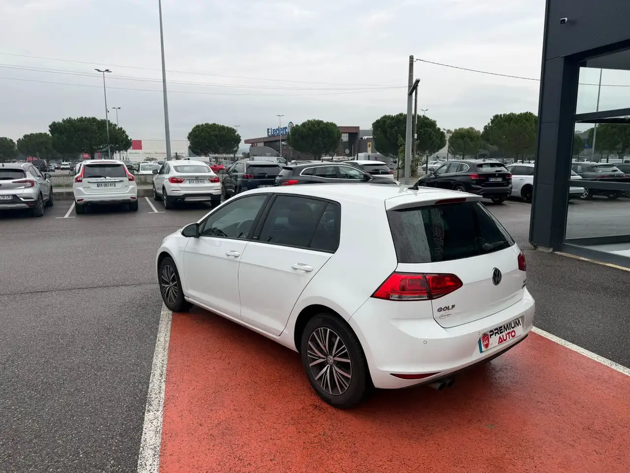 Volkswagen Golf Standard Model — photo 14