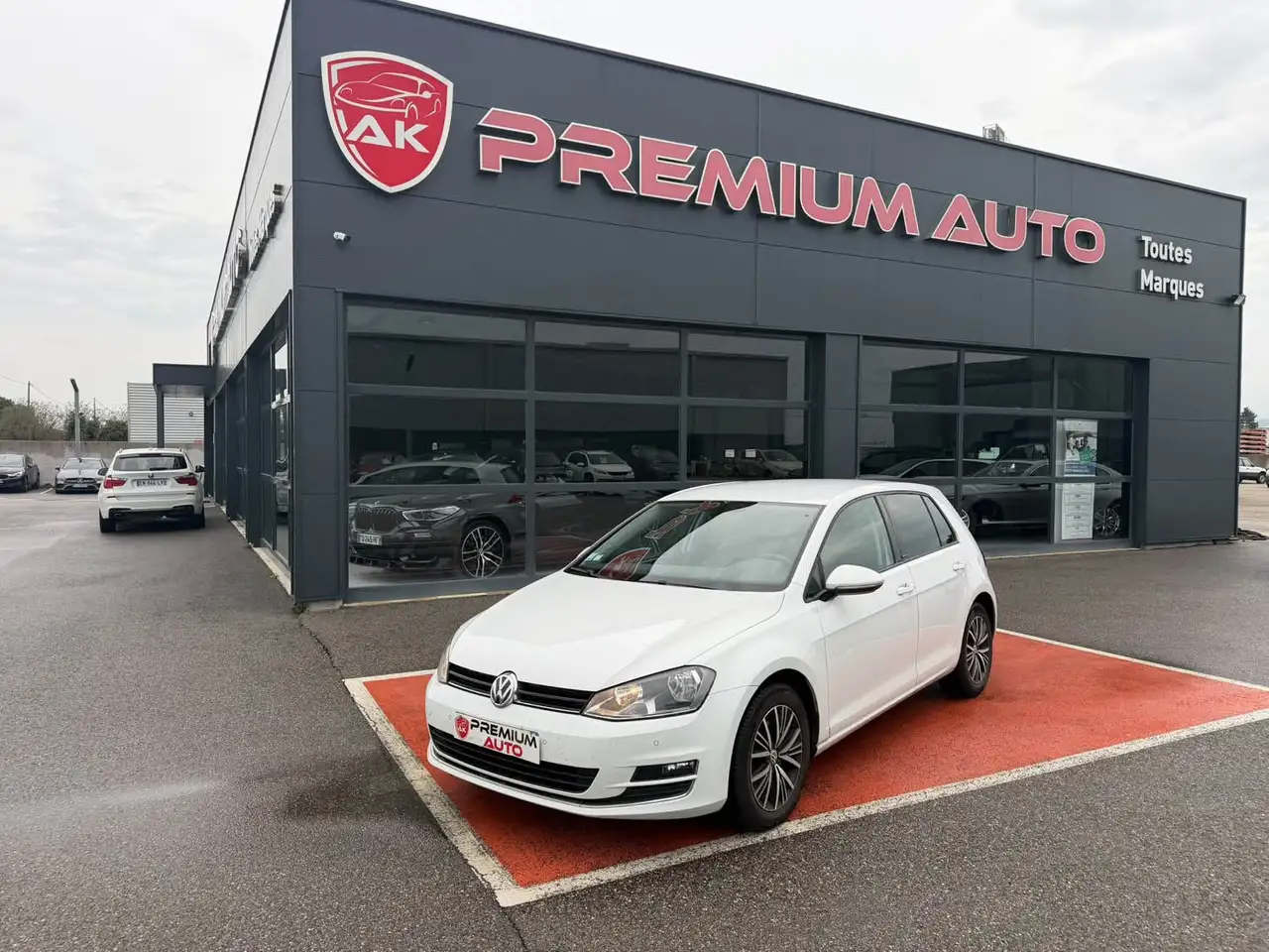 Volkswagen Golf Standard Model