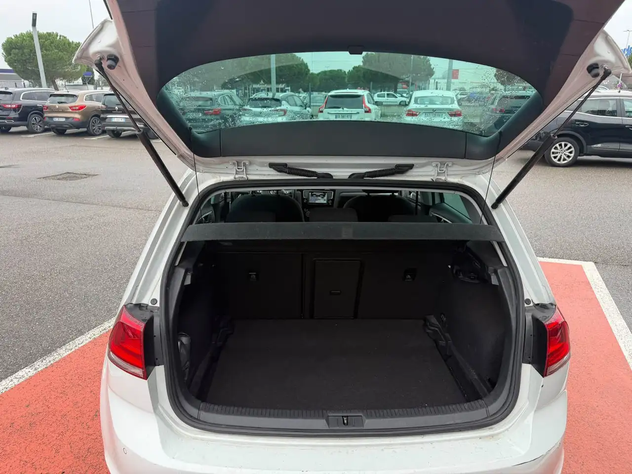 Volkswagen Golf Standard Model — photo 9