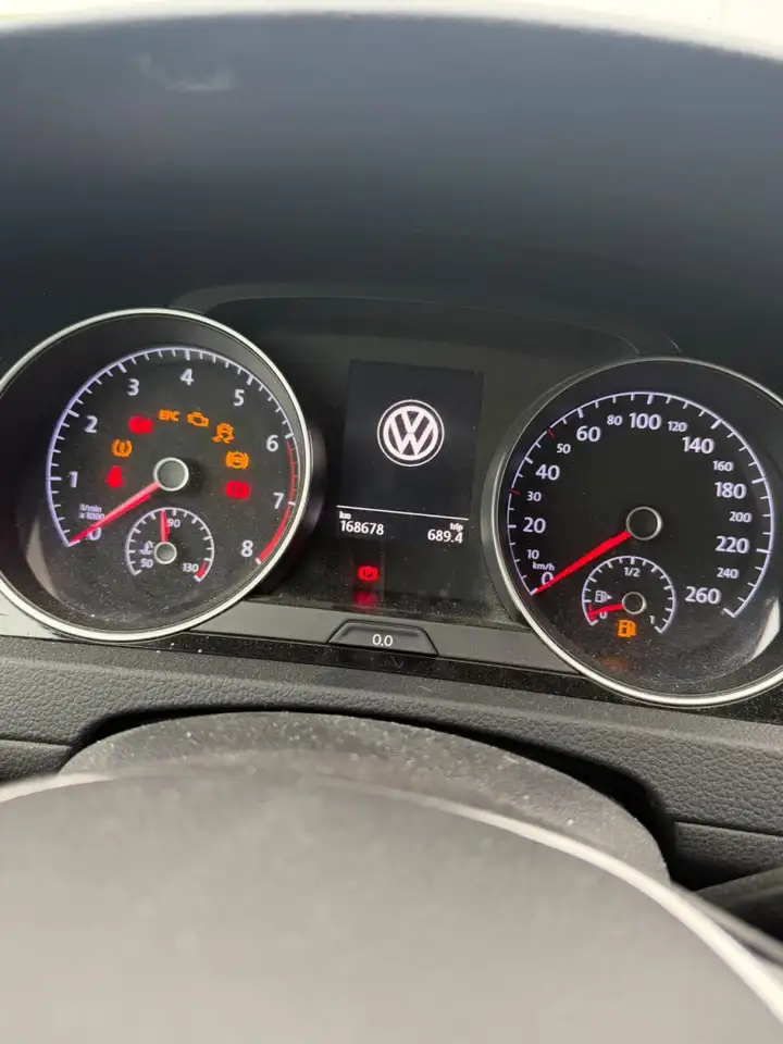 Volkswagen Golf Standard Model — photo 13