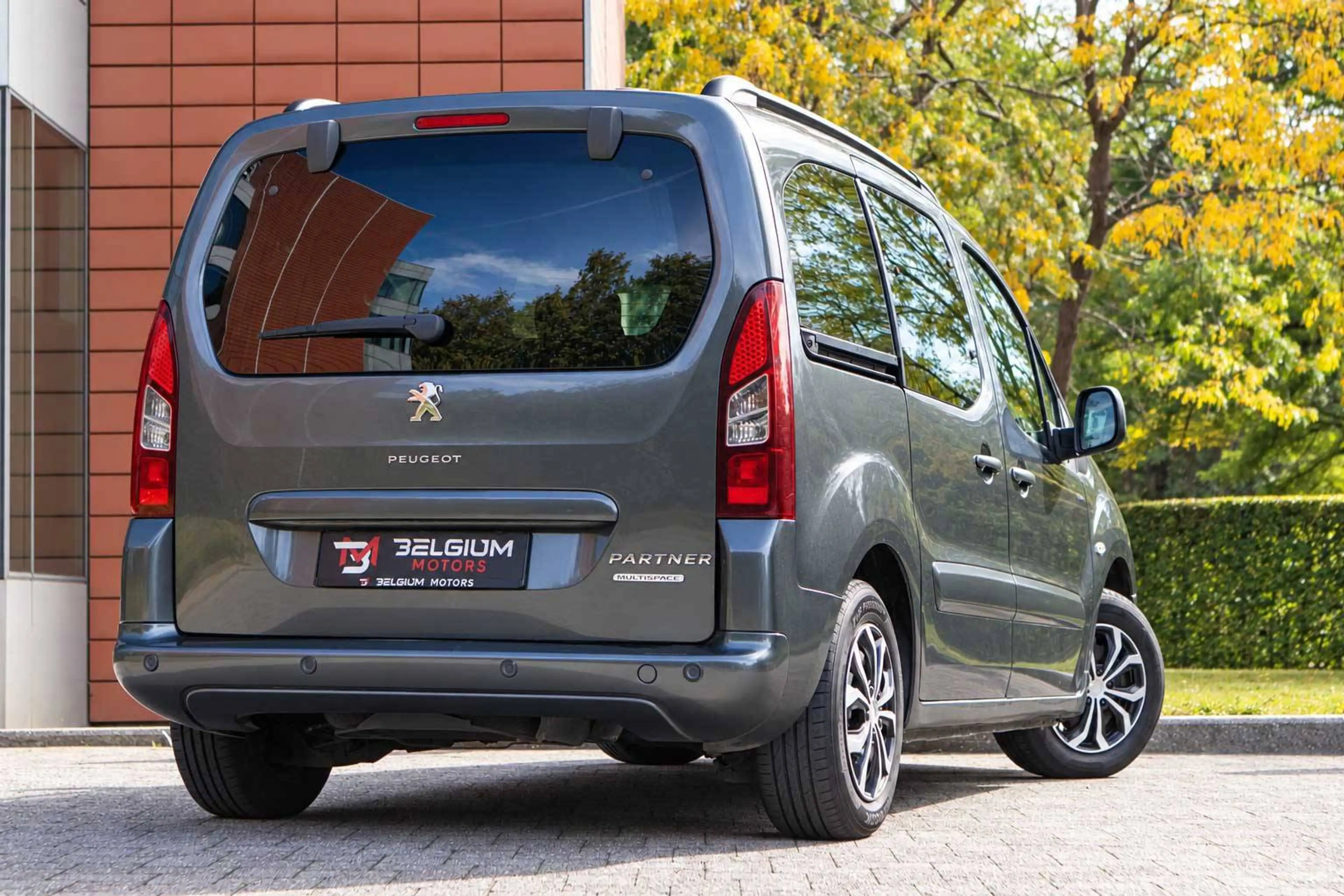 Peugeot Partner - 1.6 BlueHDi Style - AC - Cruise - Radar AR — photo 2