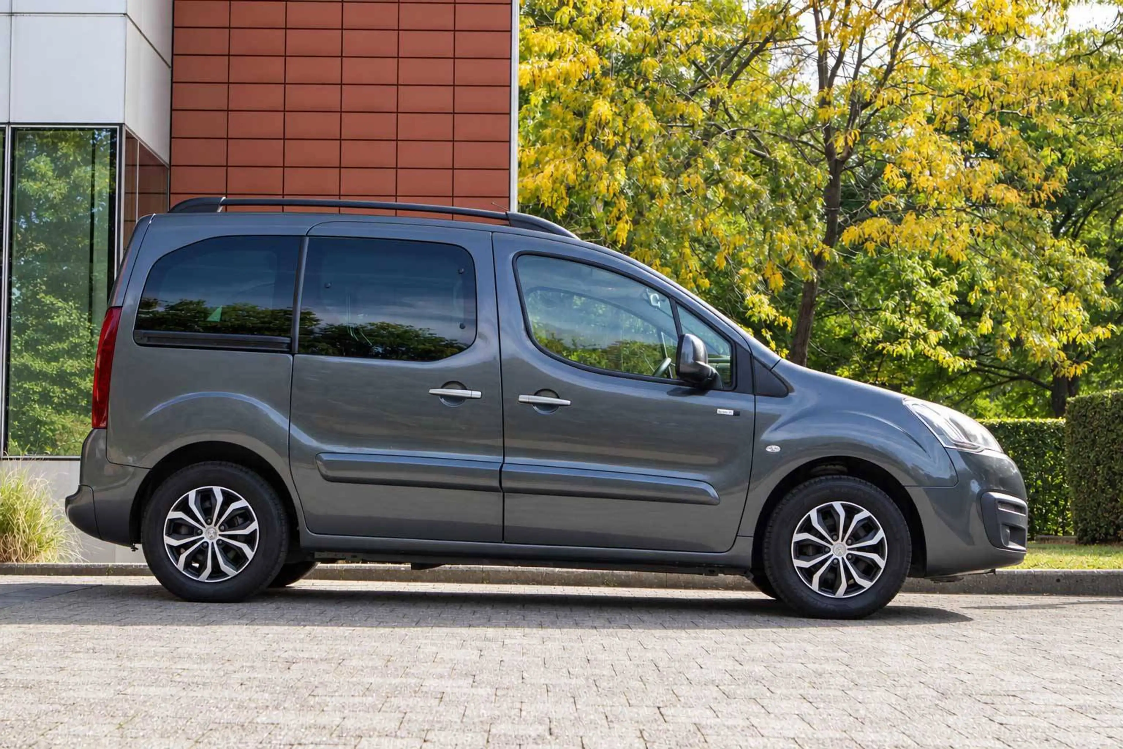 Peugeot Partner - 1.6 BlueHDi Style - AC - Cruise - Radar AR — photo 5