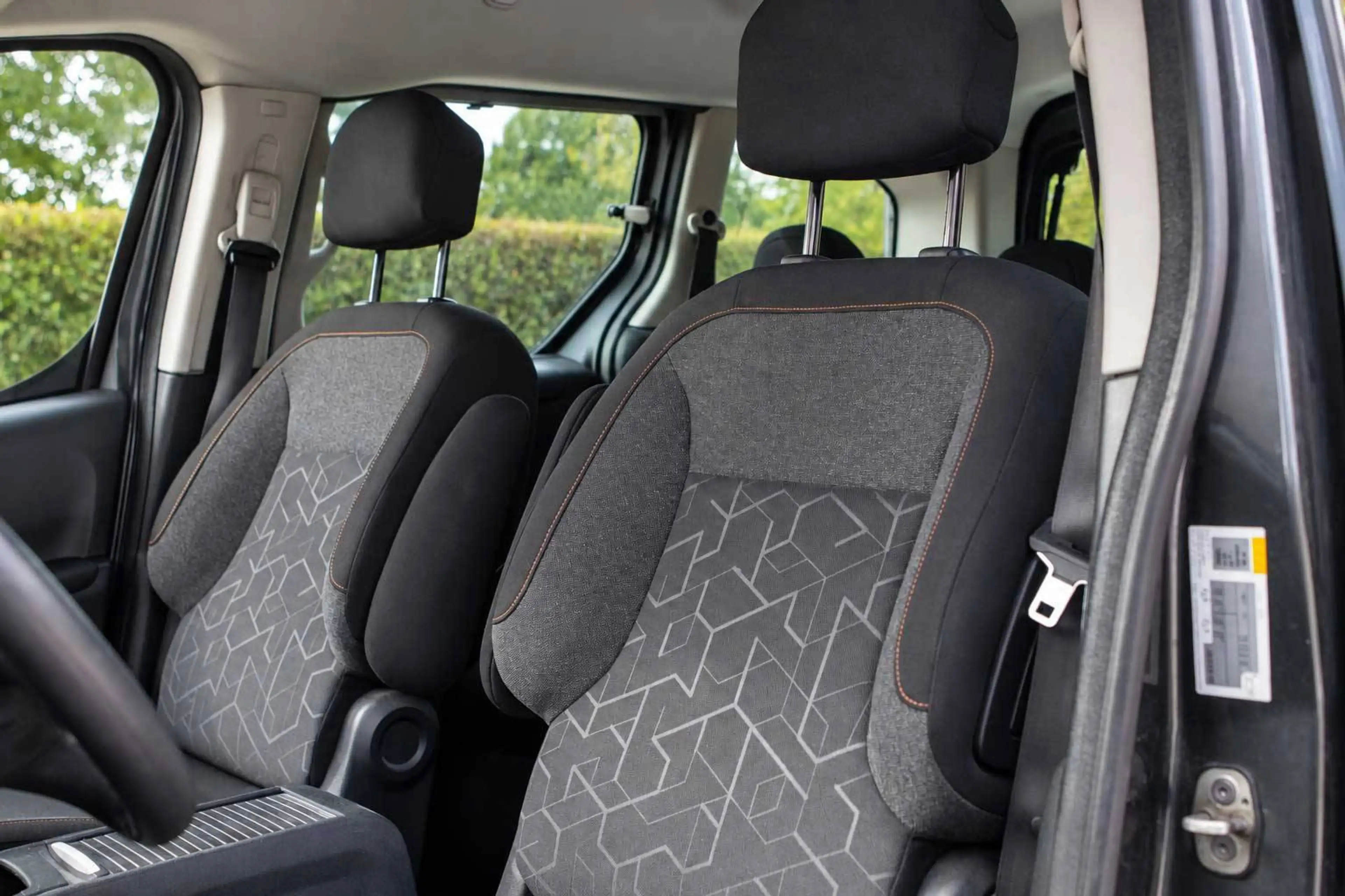 Peugeot Partner - 1.6 BlueHDi Style - AC - Cruise - Radar AR — photo 12