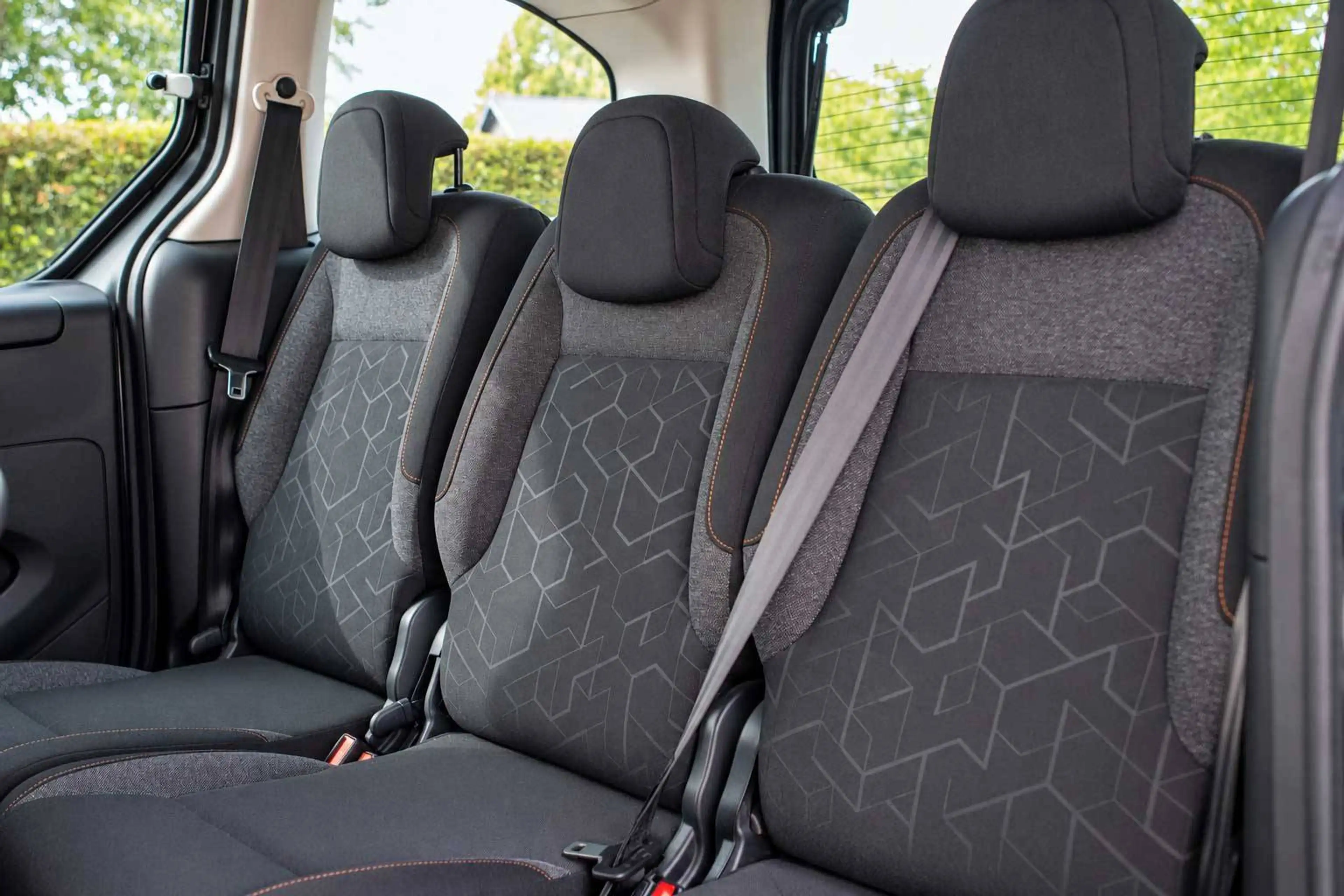 Peugeot Partner - 1.6 BlueHDi Style - AC - Cruise - Radar AR — photo 13