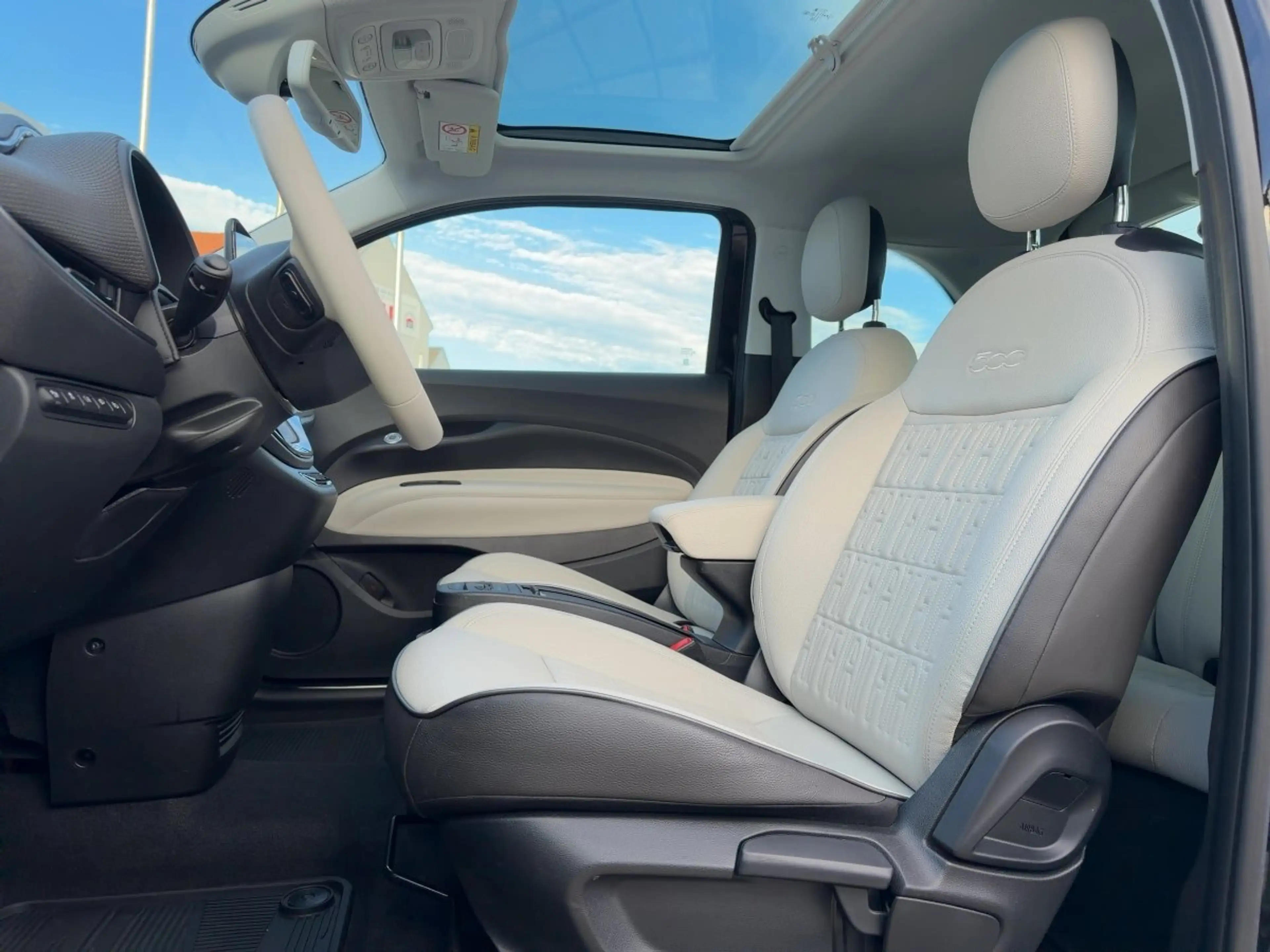 Fiat 500 BEV 42 kWh La Prima byBocelli AUT — photo 7