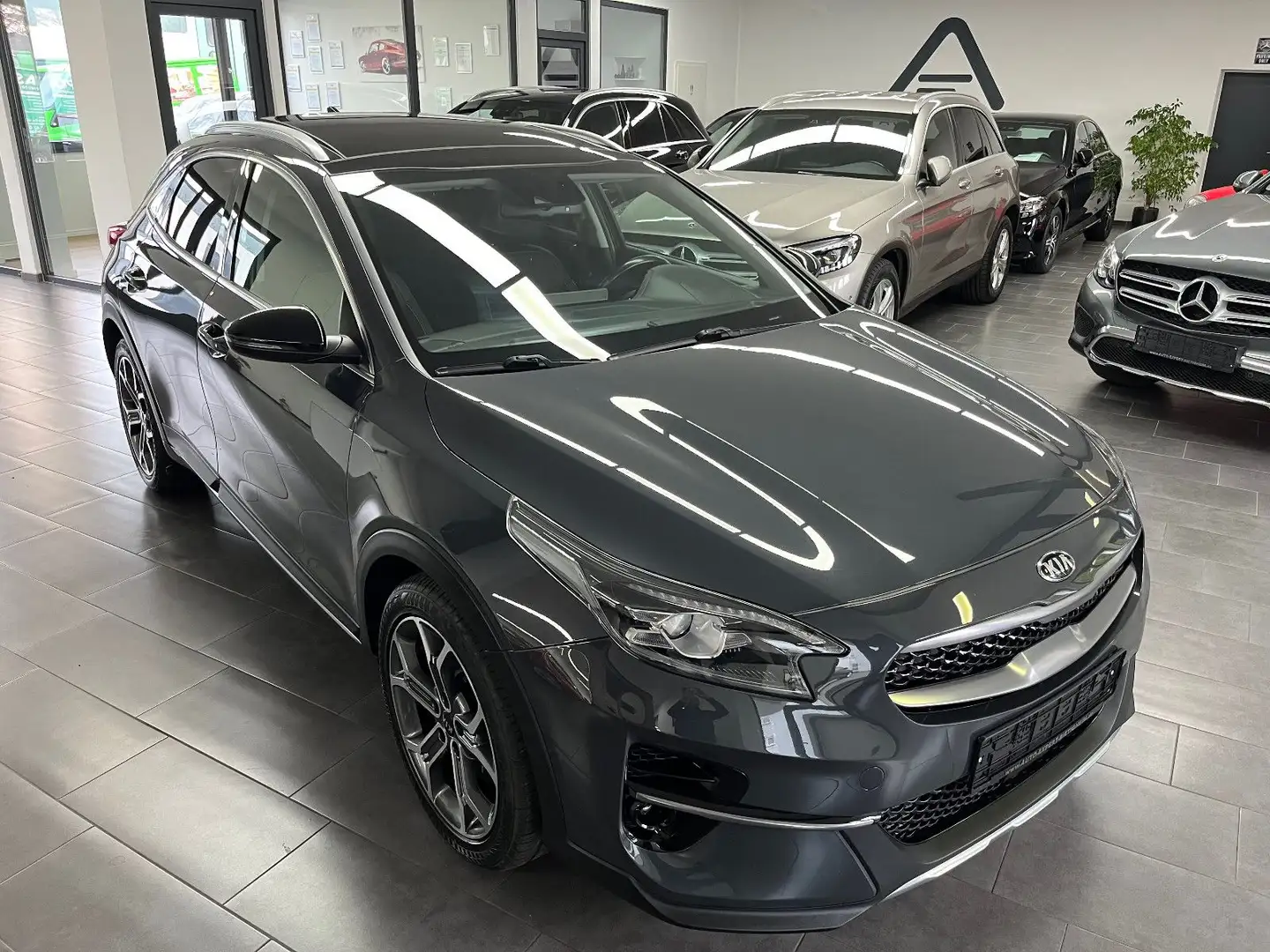 Kia XCeed 1.6 T-GDI Navi/LED/Panorama/Memory/Kamera Gris - 1