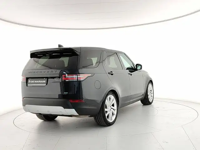 Land Rover Discovery view 8