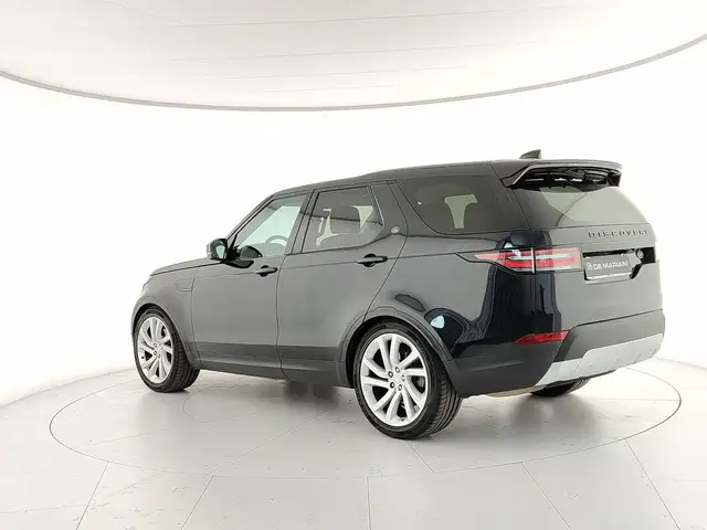 Land Rover Discovery view 5