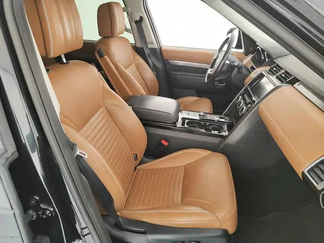 Land Rover Discovery view 13