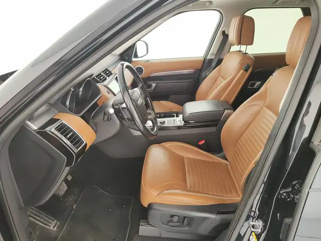 Land Rover Discovery view 14