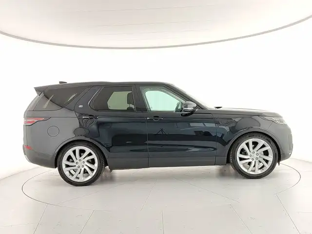 Land Rover Discovery view 9