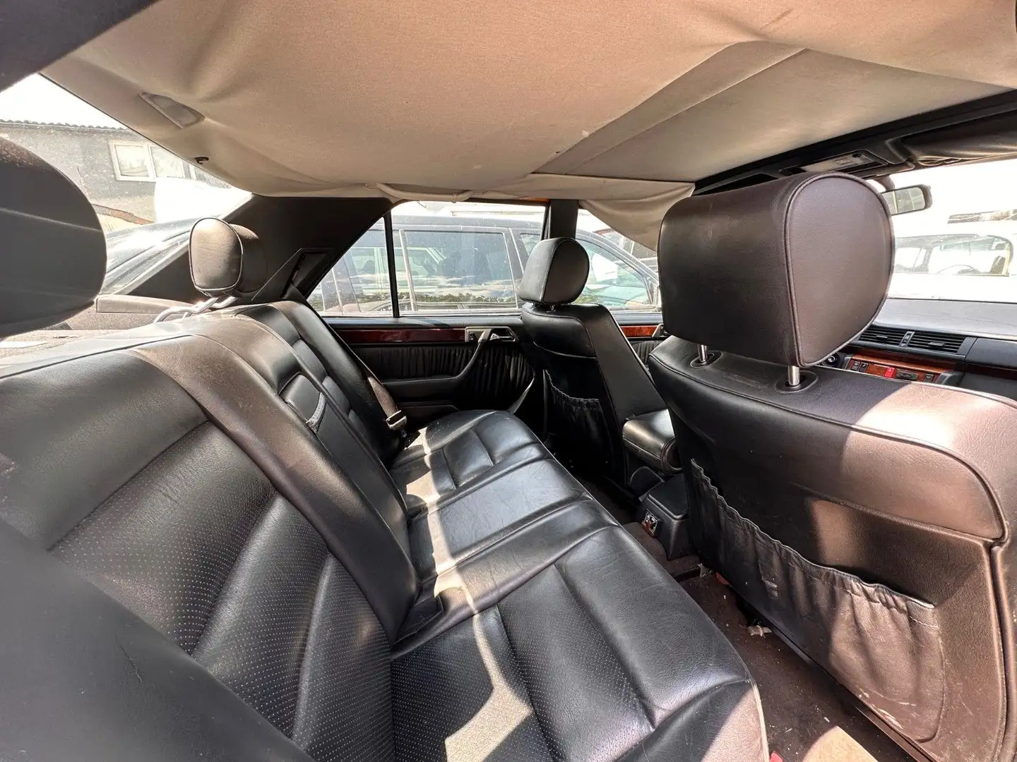 Mercedes-Benz 400 E W124 / LEDER / SCHIEBEDACH Silver - 2