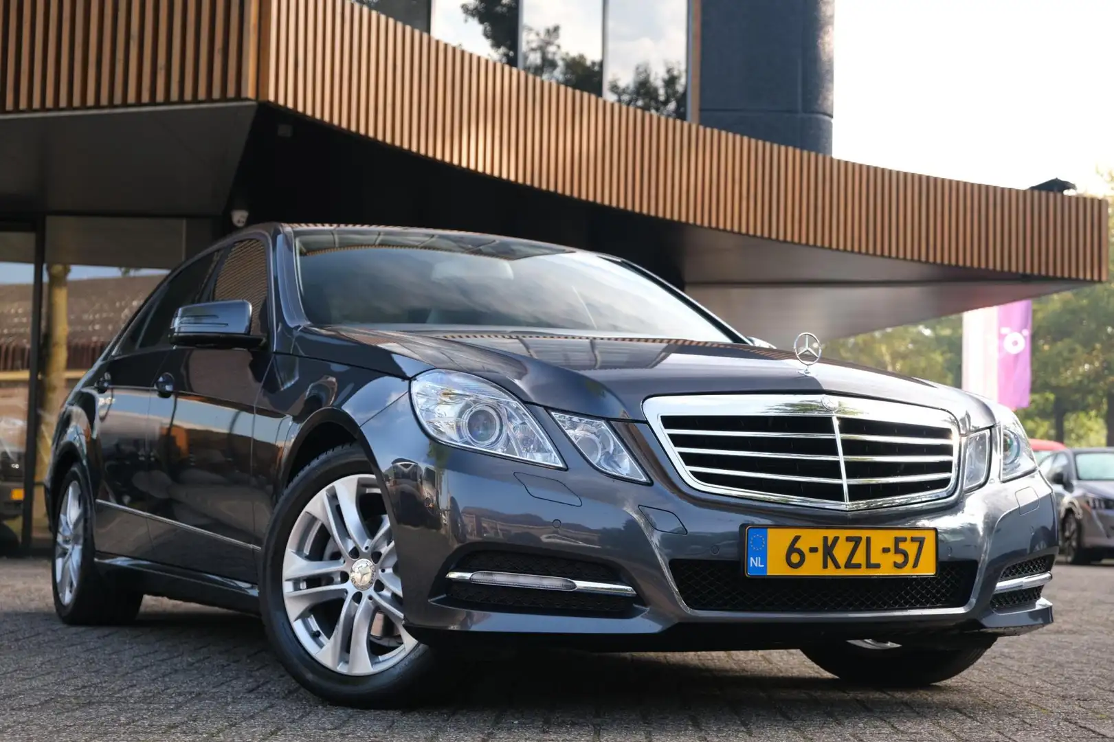 Mercedes-Benz E 200 CDI Business Class Avantgarde/Trekhaak/Stoelverwar Gris - 2
