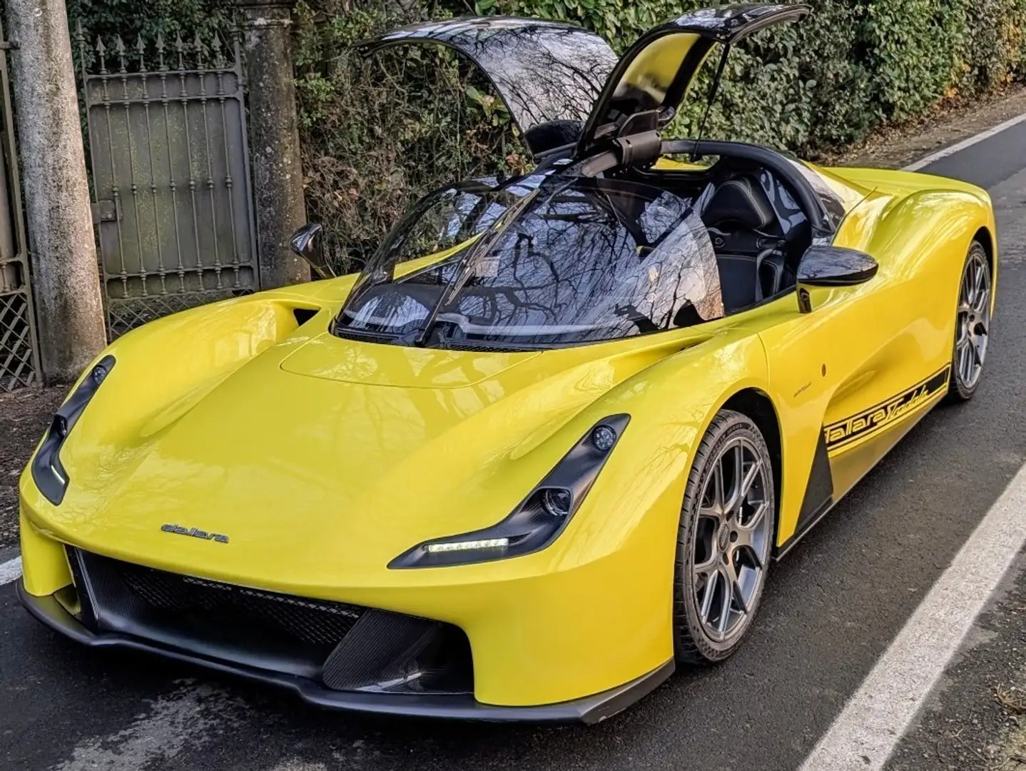 Dallara Stradale LAUNCH & SIGNATURE EDITION NUMERATA #007 Gelb - 1