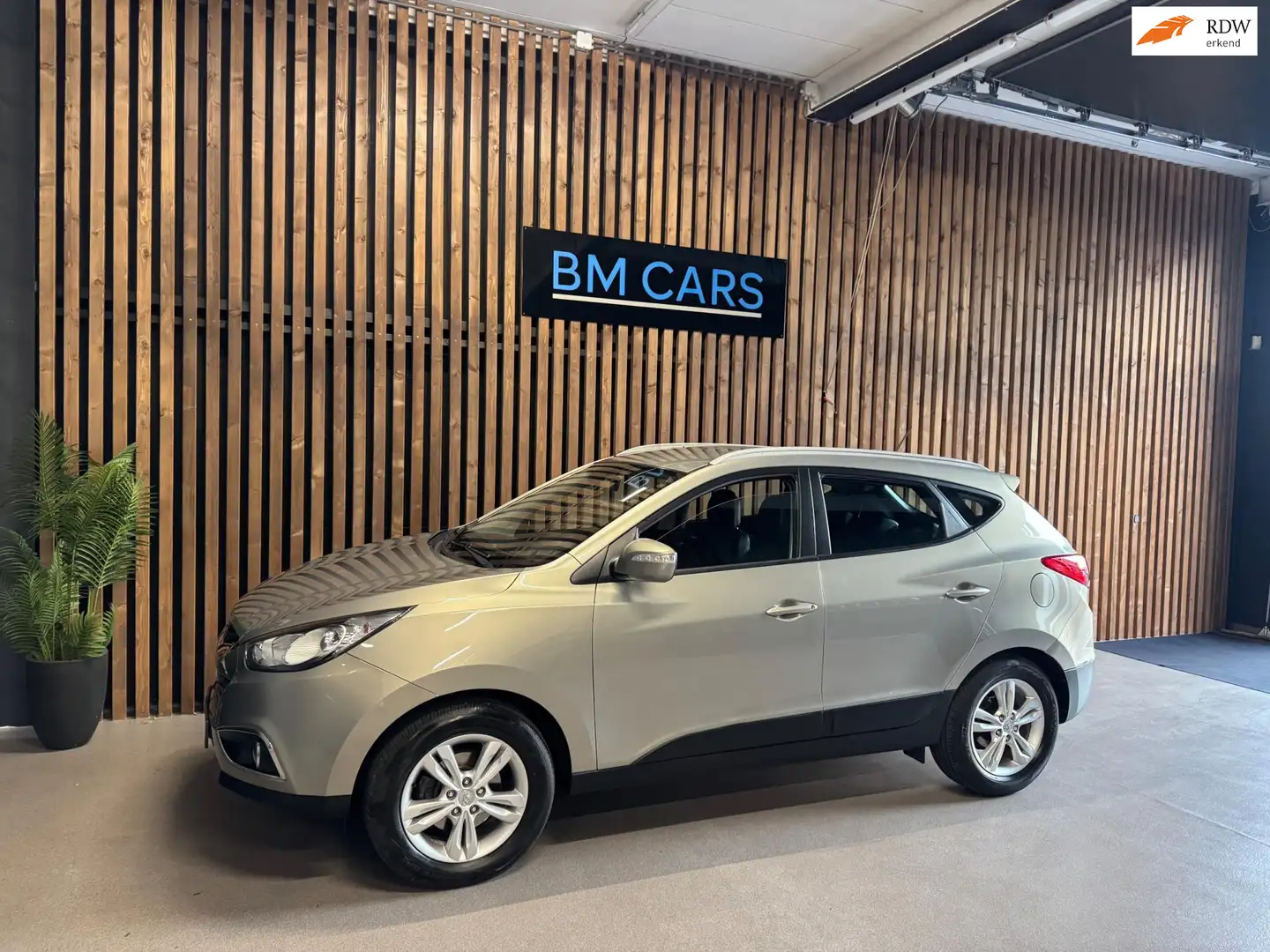 Hyundai iX35 2.0i Business Edition AUTOMAAT,Navigatie,Trkhaak Grijs - 1