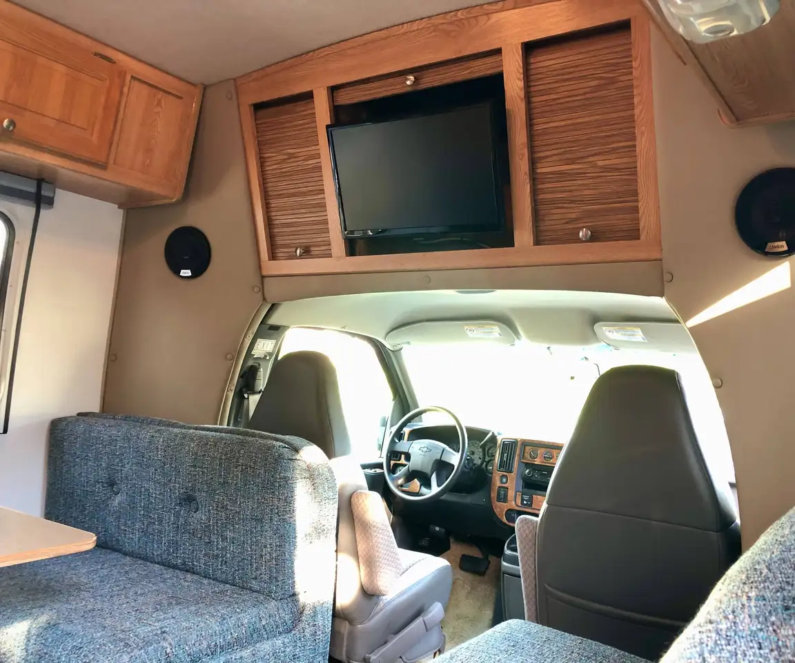 Chevrolet Express 3500 photo Chevrolet Express 3500