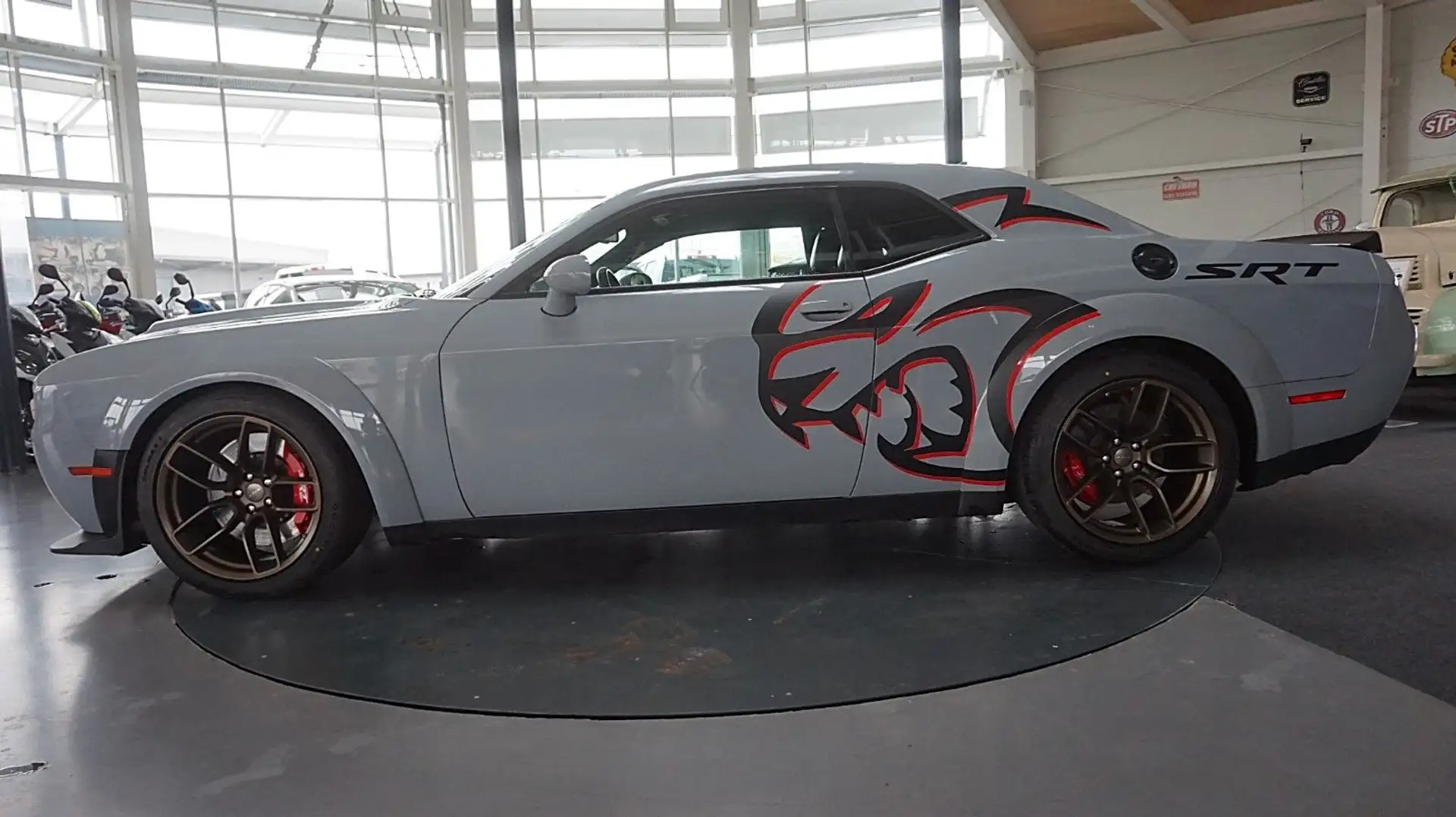 Dodge Challenger SRT HELLCAT REDEYE 6.2 V8 WIDEBODY Gris - 1