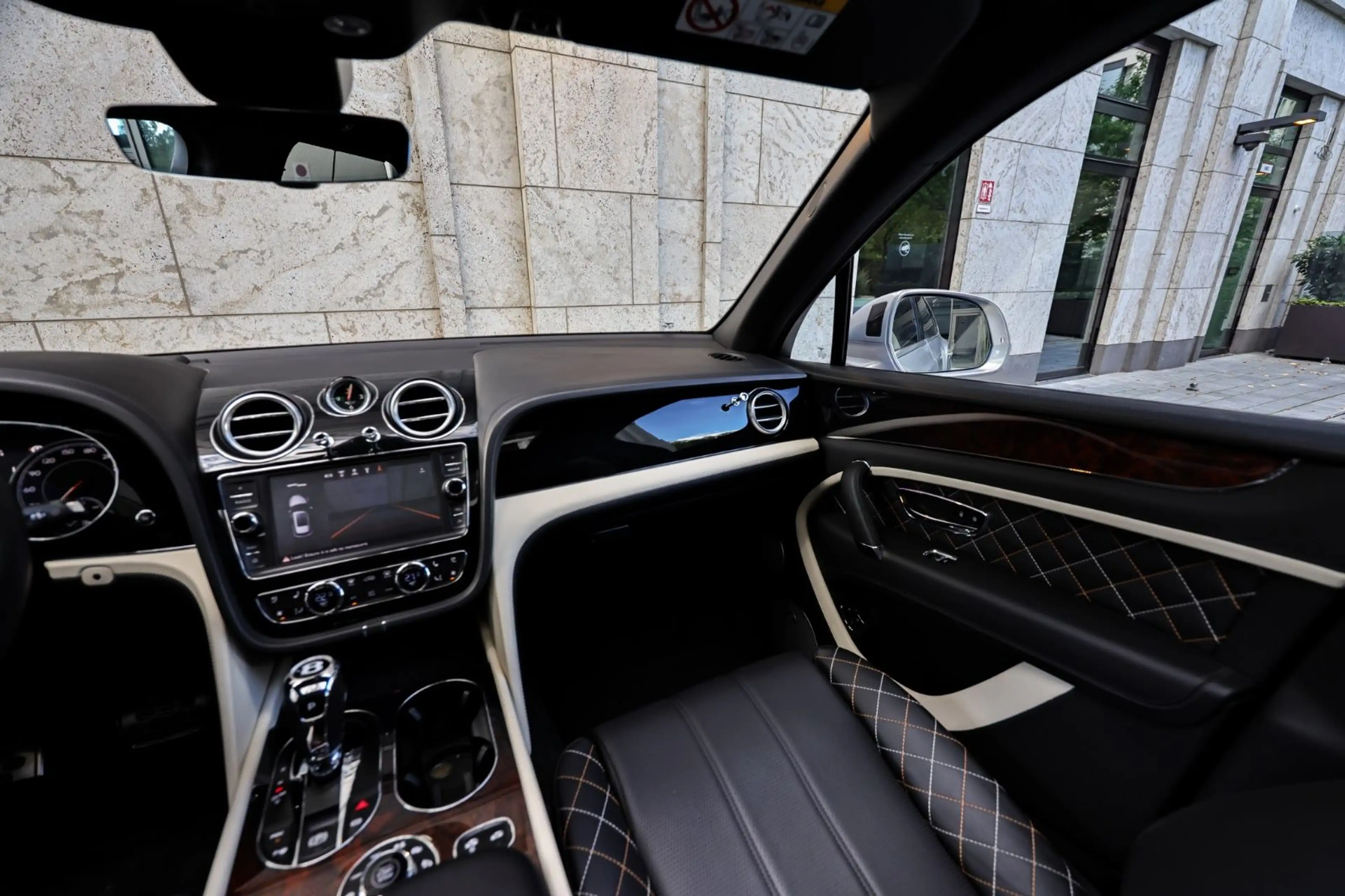 Bentley Bentayga Mulliner W12 | Duo-Tone | 4-Sitzer — photo 9