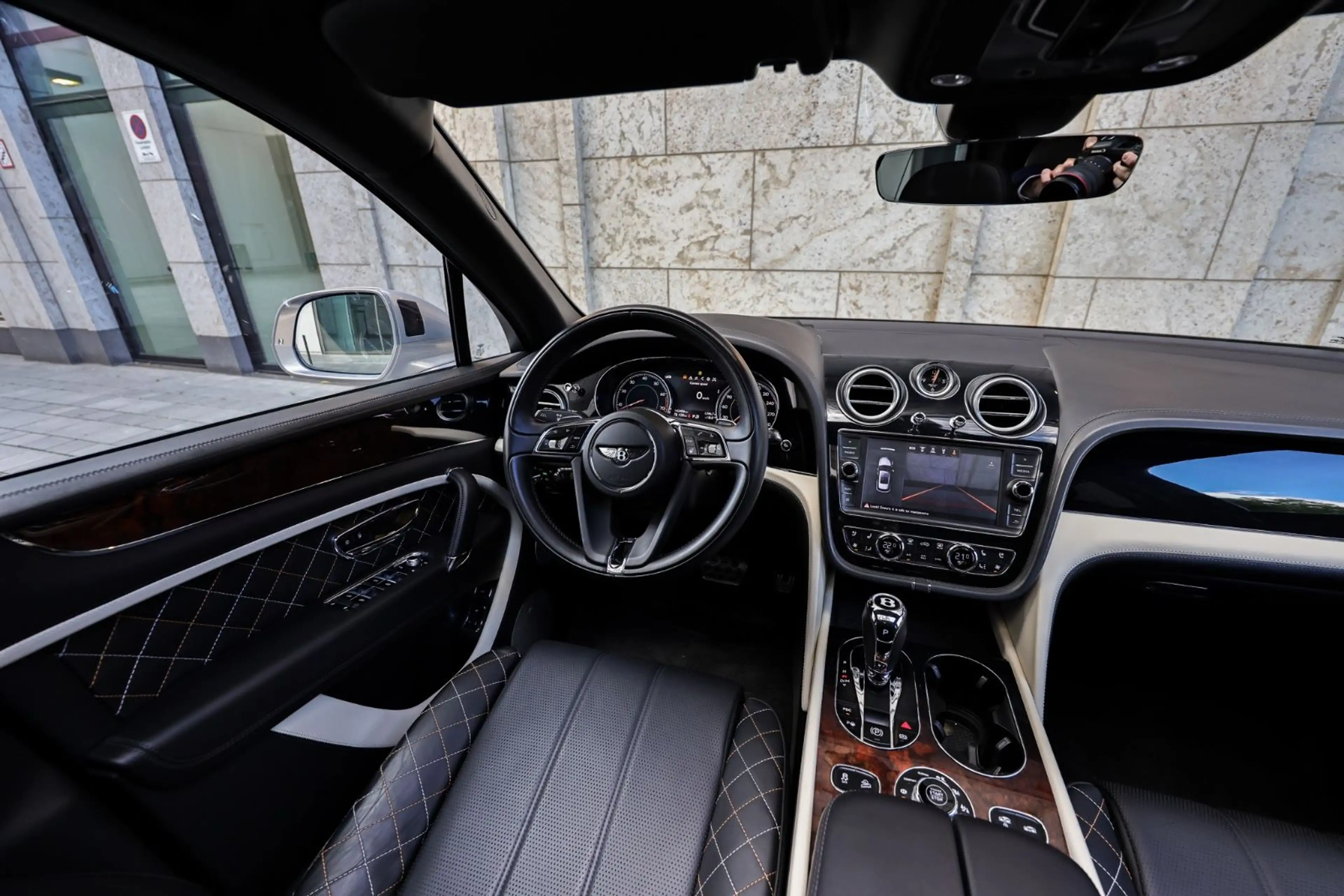 Bentley Bentayga Mulliner W12 | Duo-Tone | 4-Sitzer — photo 7