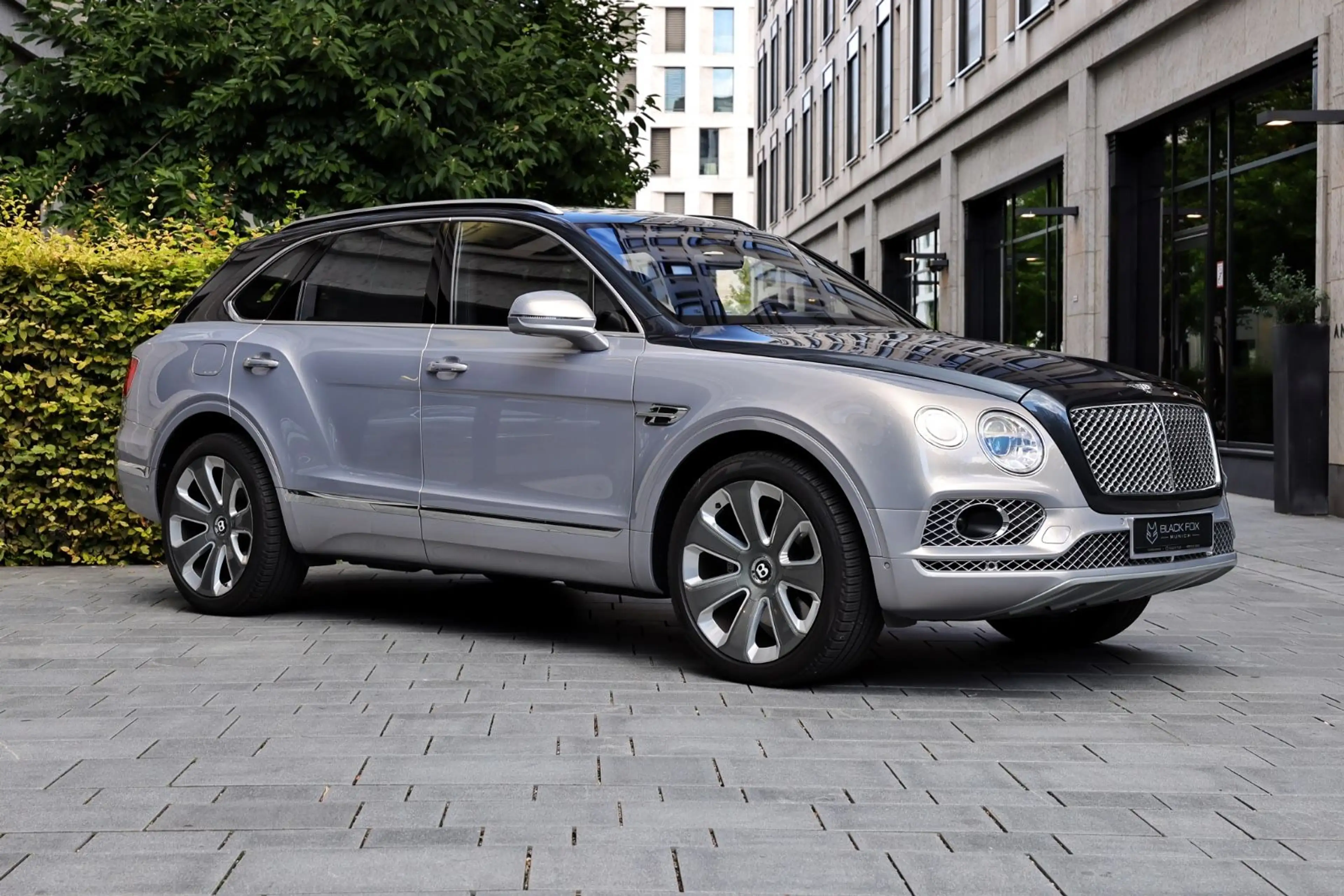 Bentley Bentayga Mulliner W12 | Duo-Tone | 4-Sitzer — photo 5