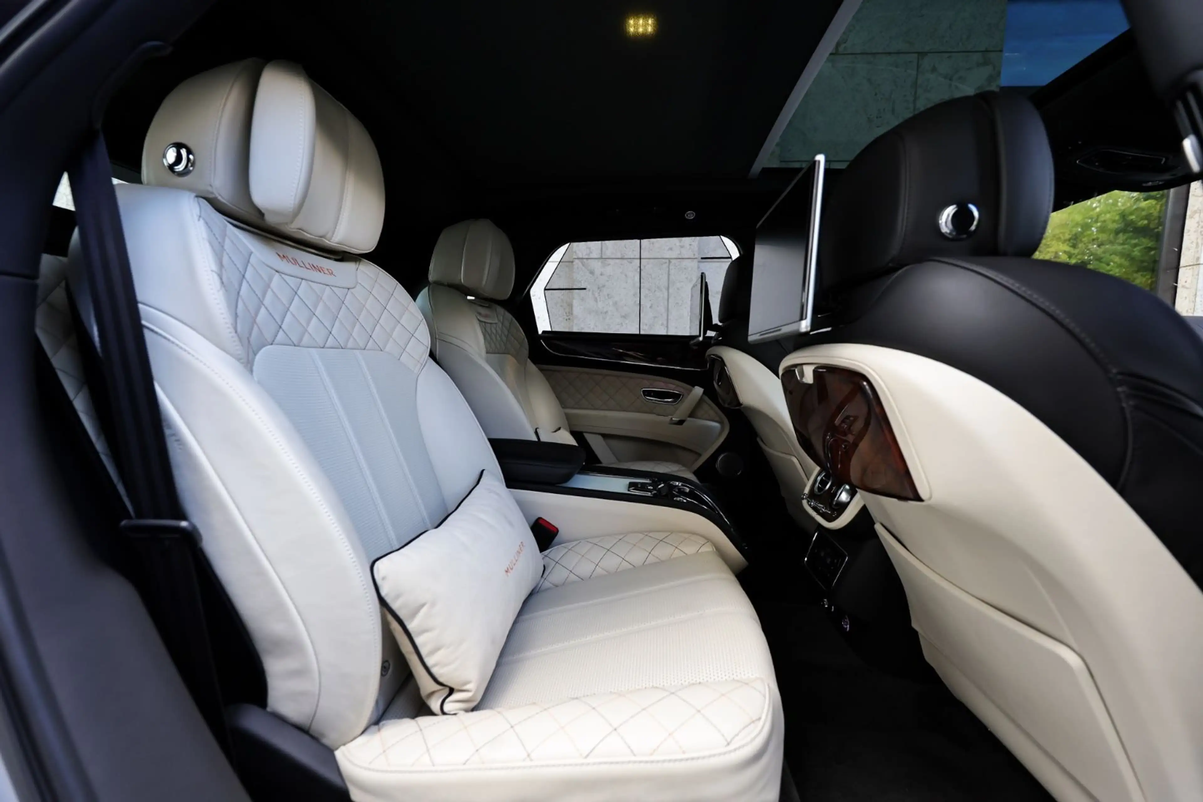 Bentley Bentayga Mulliner W12 | Duo-Tone | 4-Sitzer — photo 11